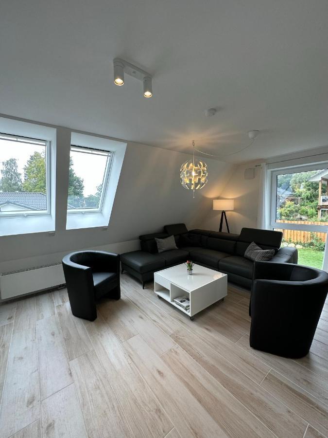 Helle, Grosszuegige Ferienwohnung Fuer 2 - 3 Personen Mit Parkplatz + E-Ladestation In Buchholz, Nordheide Buchholz in der Nordheide Bagian luar foto